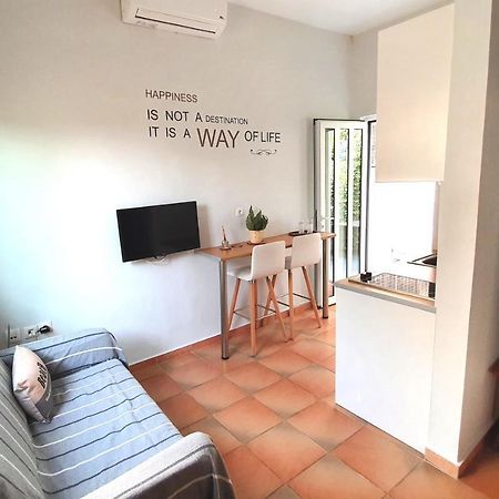 Cozy Seaside Studio In Lemos Vouliagmenis 아테네 외부 사진
