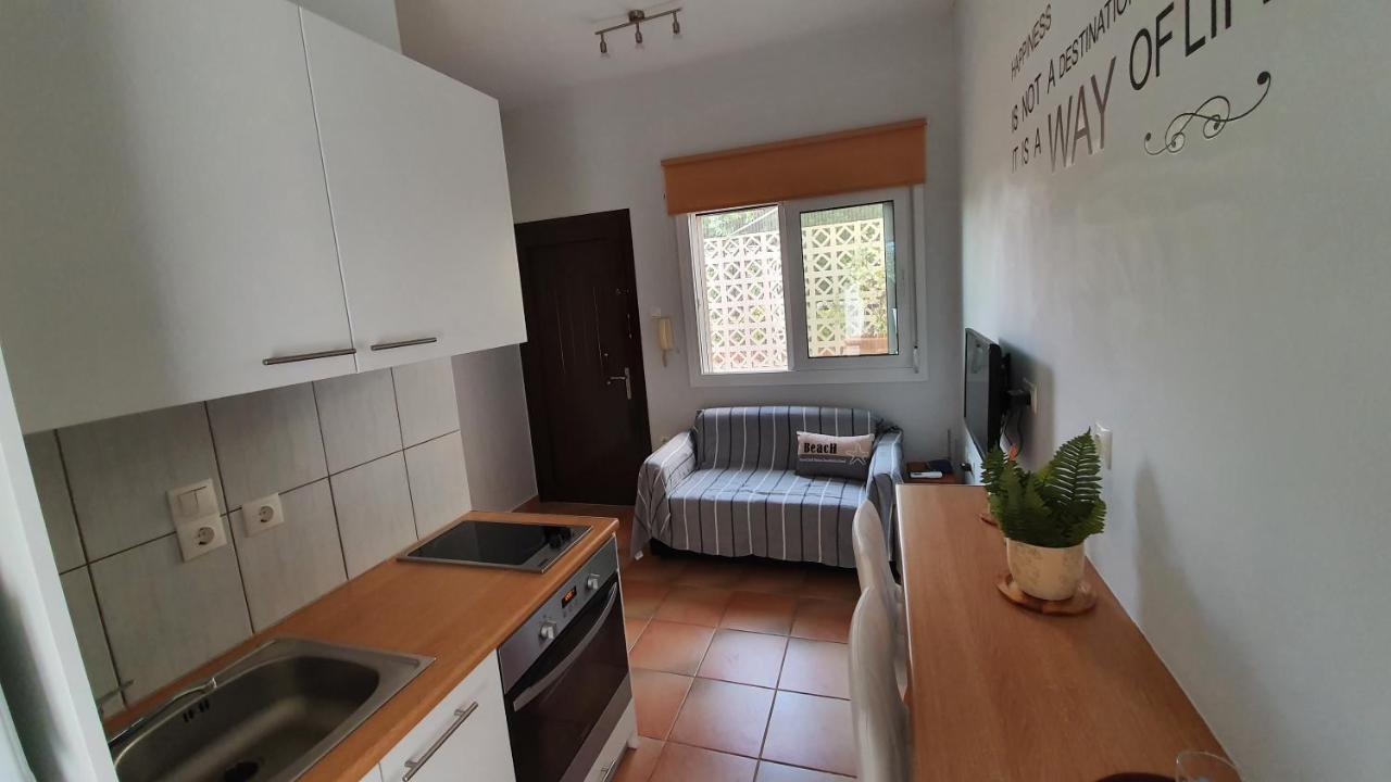Cozy Seaside Studio In Lemos Vouliagmenis 아테네 외부 사진